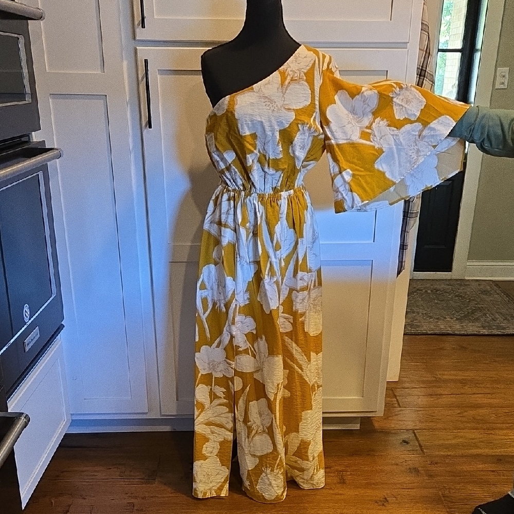 Chelse28 Yellow Floral One-Shoulder Dress